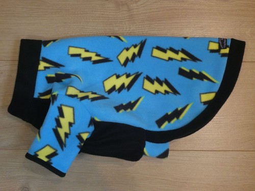 Lightning bolt black chest dog - black,