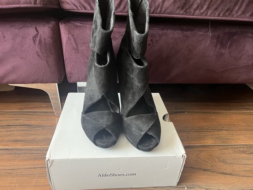Aldo vintage black peep toe - aldo,