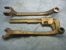 Antique/vintage Ford Wrenches