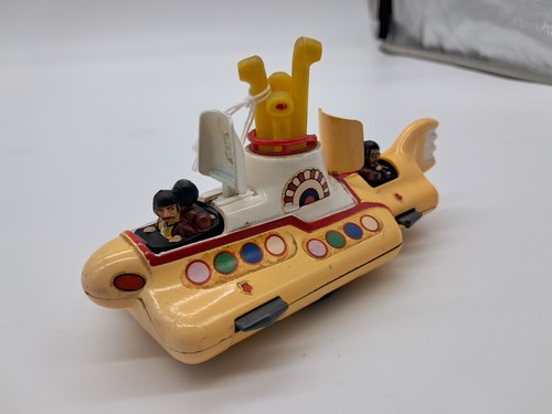 Corgi 803 the beatles yellow - 803,,