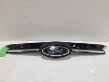 2011 FORD FOCUS Mk3 5 Door Hatchback Front Centre Upper Grille Grill