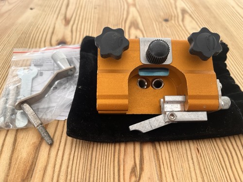 Chainsaw gig and - gig, sharpener