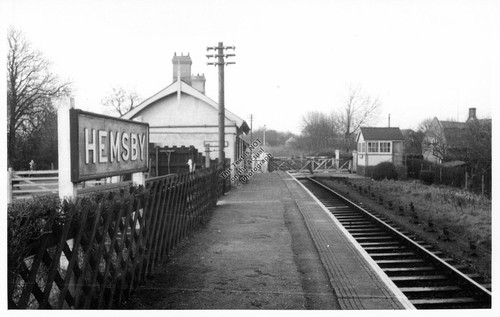 1959 hemsby train - train, station