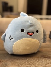 Rey The Shark Squishmallow