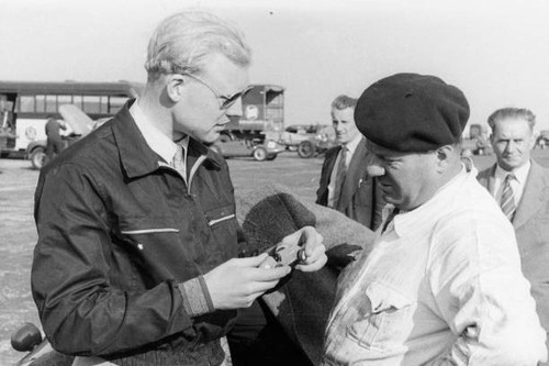 Mike hawthorn with model - with, a
