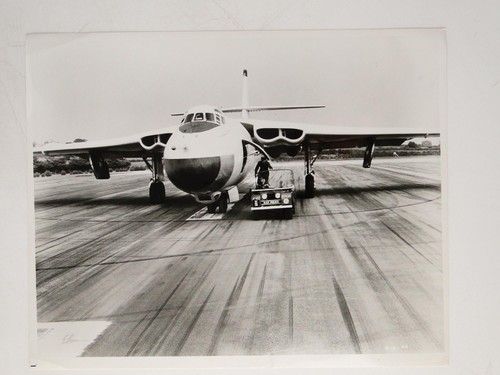Vickers valiant bomber raf - vickers,