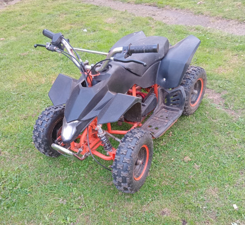 Red circles quad - circles, 50cc