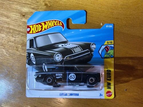 Hot wheels lotus cortina black - hot,
