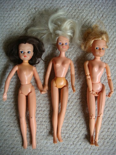 Vintage sindy dolls 1 - 2, x