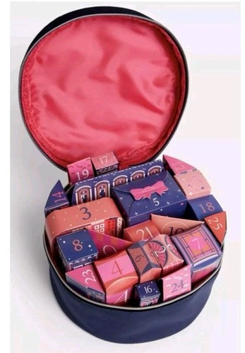 Empty advent calendar - &, s