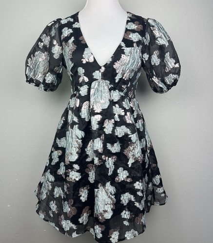Jun ivy metallic floral - &,