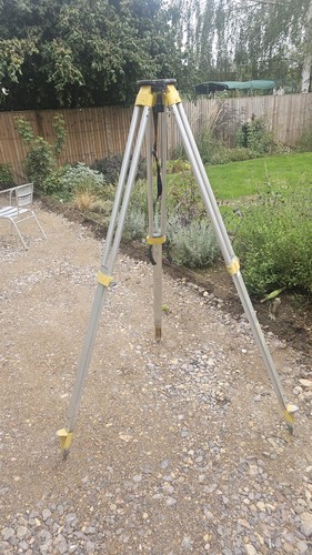 Flat head tripod heavy - head, duty
