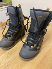 NIKE AIR MERU SNOWBOARDING