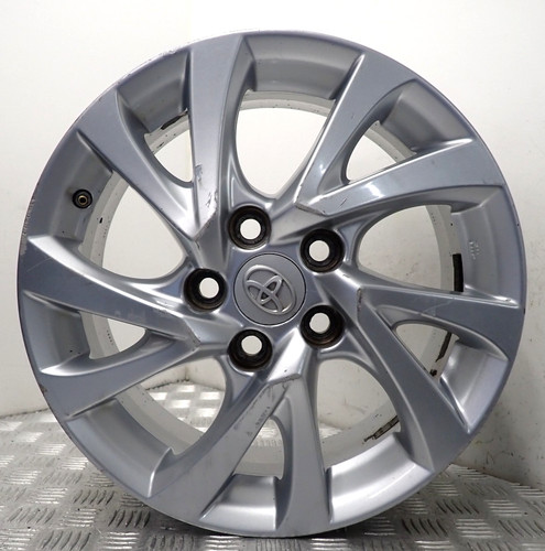 Toyota auris silver - toyota,