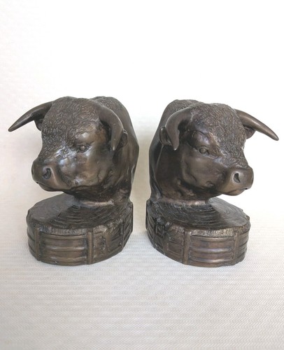 Heavy vintage cast brass bull - vintage,