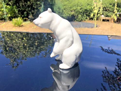 Lladro sitting polar bear - sitting,
