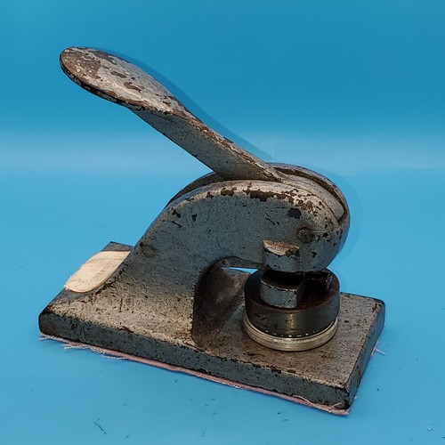 Vintage desktop paper embosser