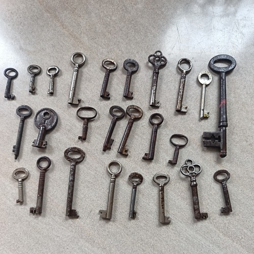 Vtg lot hollow barrel - of,