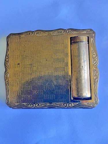 Stratton gilded powder - a,