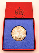 Boxed 1910–1935 George V Coronation Silver Medal – Stet Fortuna Domus (29mm)