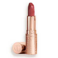 Charlotte Tilbury Kissing