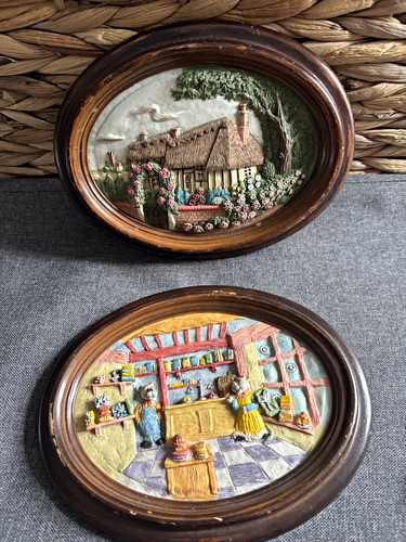 Set oval wall plaques - of,