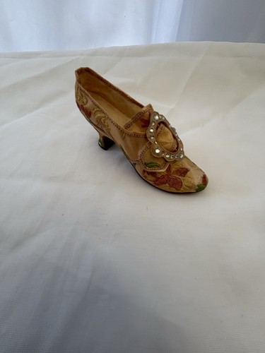 Just the right shoe - right,