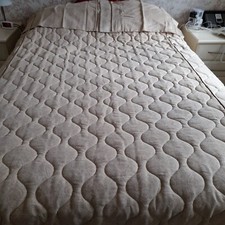 Dorma Marlowe Faux Suede King Size Quilted Bedspread 260 x 250cm & 2 Pillowcases