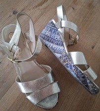 RIVER ISLAND GOLD WEDGE SANDALS SIZE 2