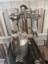 W200 Anest iwata 1.8 Suction Fed Spray Gun