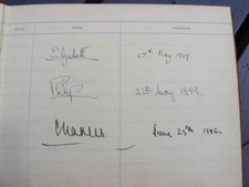 ROYAL AUTOGRAPHS / SIGNATURES . KING , QUEEN , PRINCE PHILIP AND OTHER GENTRY .