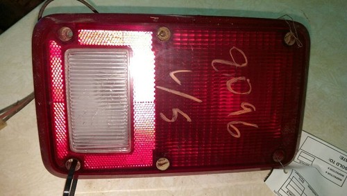 Driver left tail light - light, with