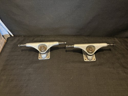 Gullwing skateboard trucks - skateboard,