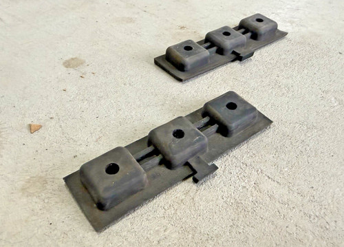 Whelen lightbar rubber feet - rubber,
