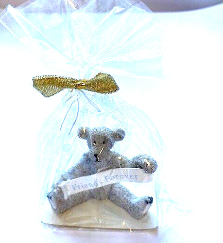 Resin bear bag thinking - in,
