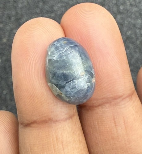 Natural blue sapphire - ct,