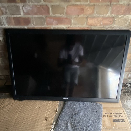 Toshiba flat screen black - flat,
