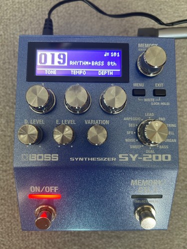 Boss 200 guitar synthesizer - boss, sy-200