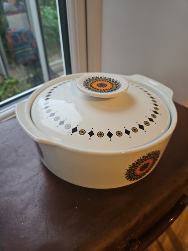 Meakin 1970s inca serving - j&g,