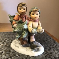 Goebel Tree Trimming Time Berta Hummel BH-12  1996 Christmas