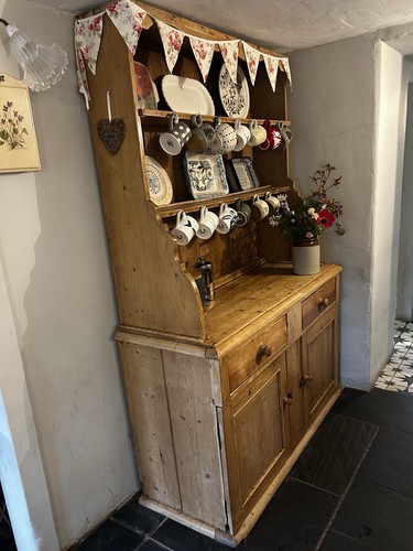 Beautiful vintage solid pine - beautiful,