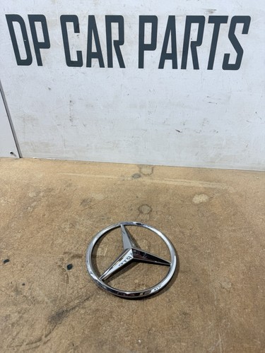 Chrome front grille star badge - front,