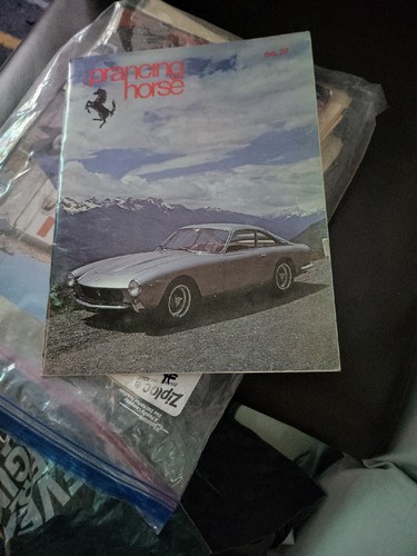 Prancing horse magazine 37 - horse,