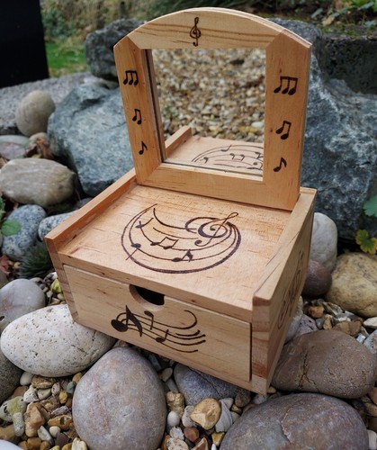 Small music note jewellery box