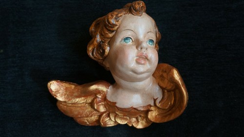 Plaster angel plaque