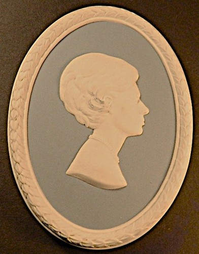 Wedgwood pale blue - a,