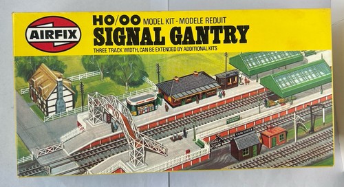 Airfix signal gantry - airfix, ho/oo