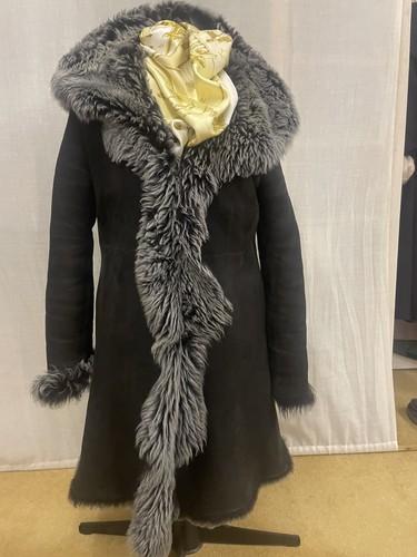 Sheepskin shearling black and - shearling,