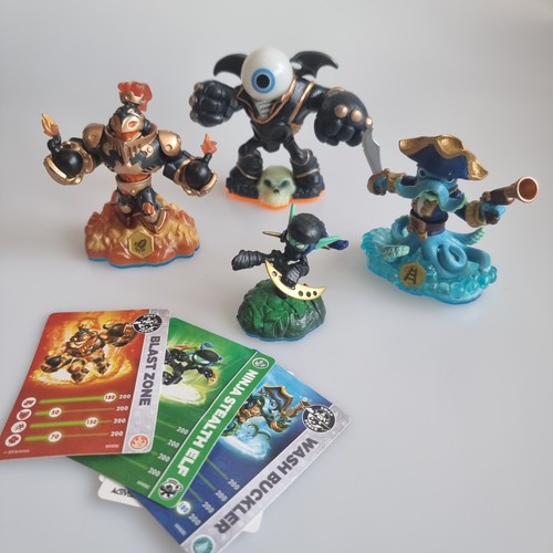 Skylanders figure bundle with - skylanders,