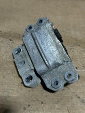 2013 1.6d VOLKSWAGEN CADDY PASSENGER SIDE ENGINE MOUNT LEFT 1KO 199 555